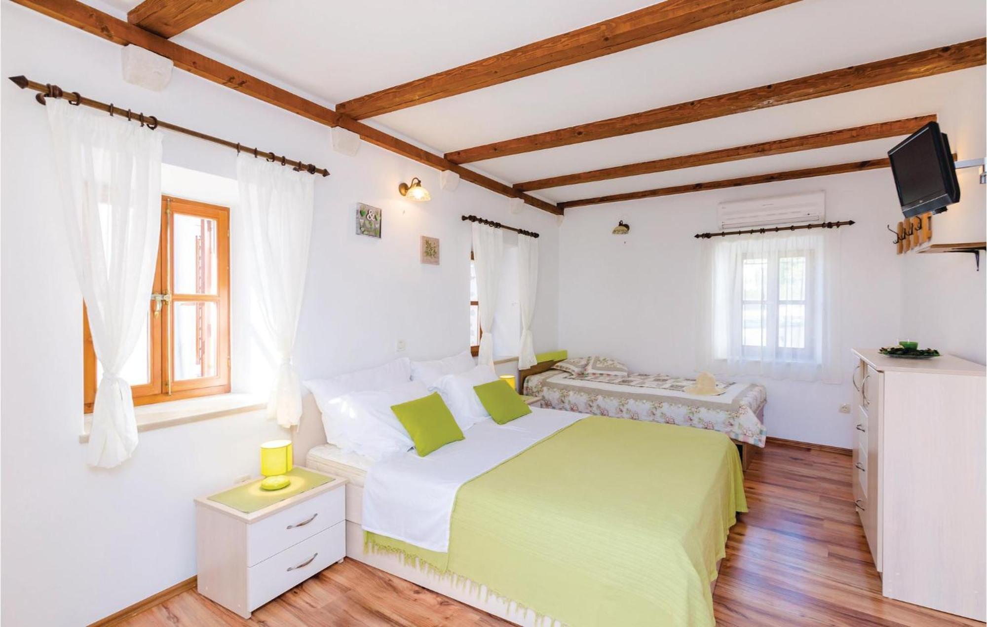Cozy Home In Slano With Wifi Ngoại thất bức ảnh
