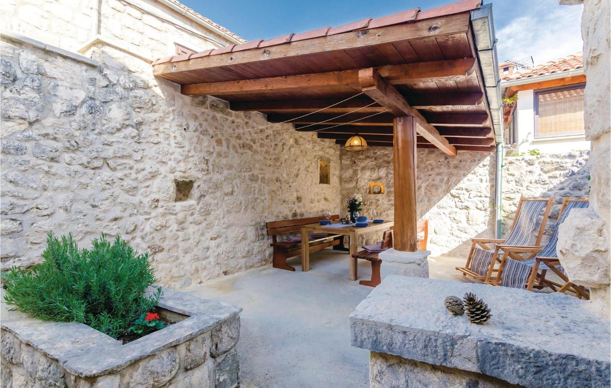 Cozy Home In Slano With Wifi Ngoại thất bức ảnh