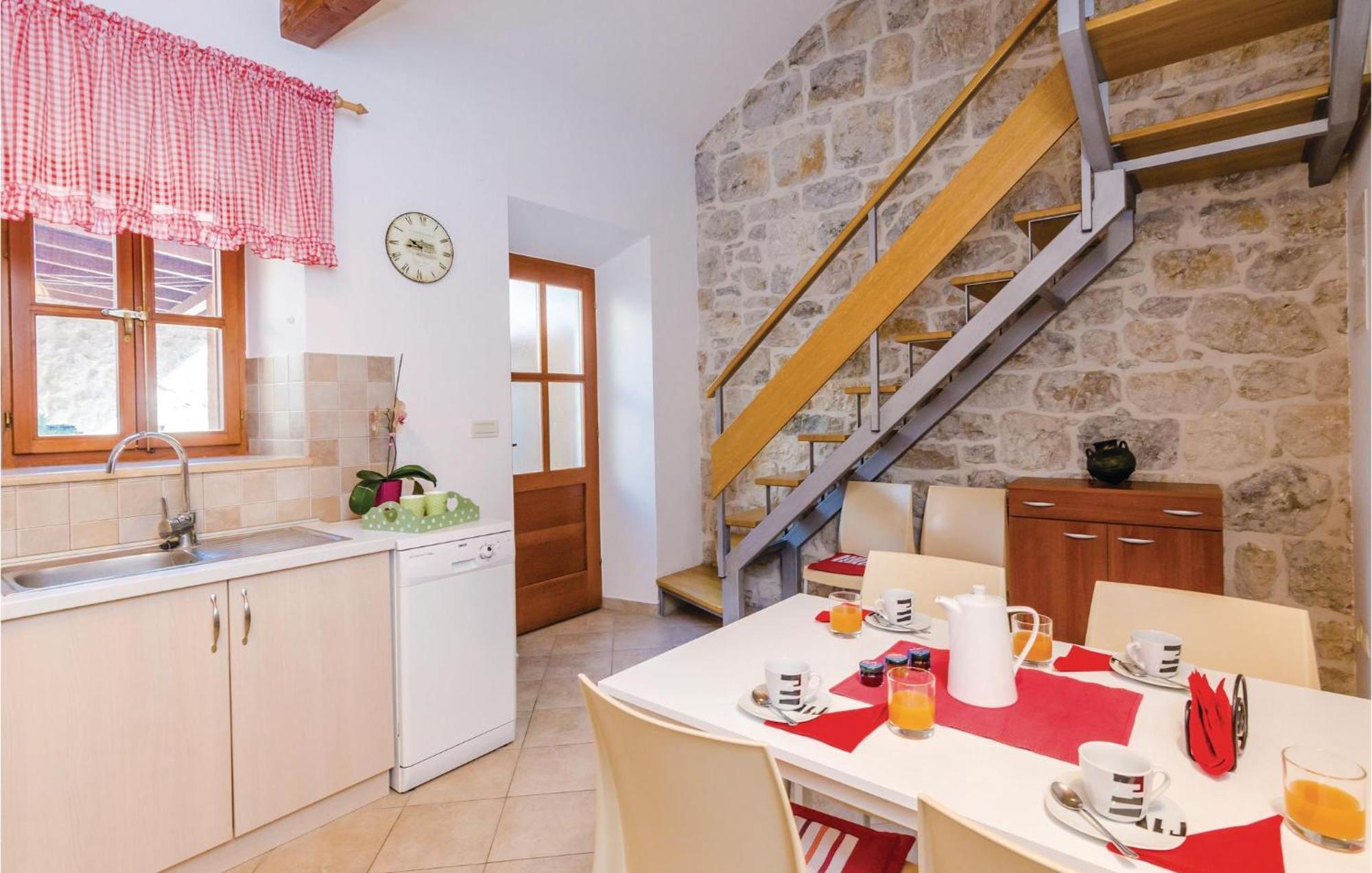 Cozy Home In Slano With Wifi Ngoại thất bức ảnh